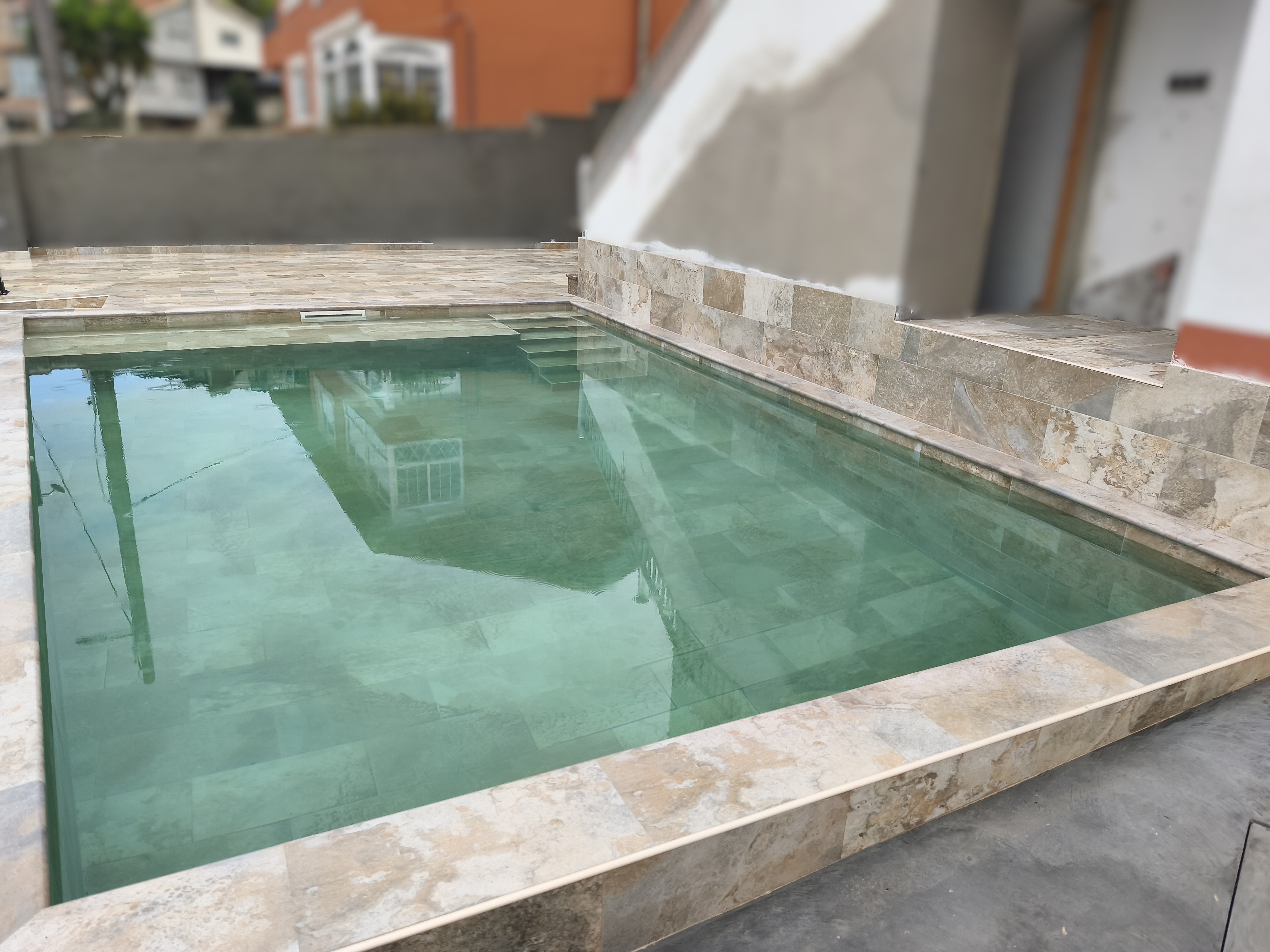 Piscina en Chapela