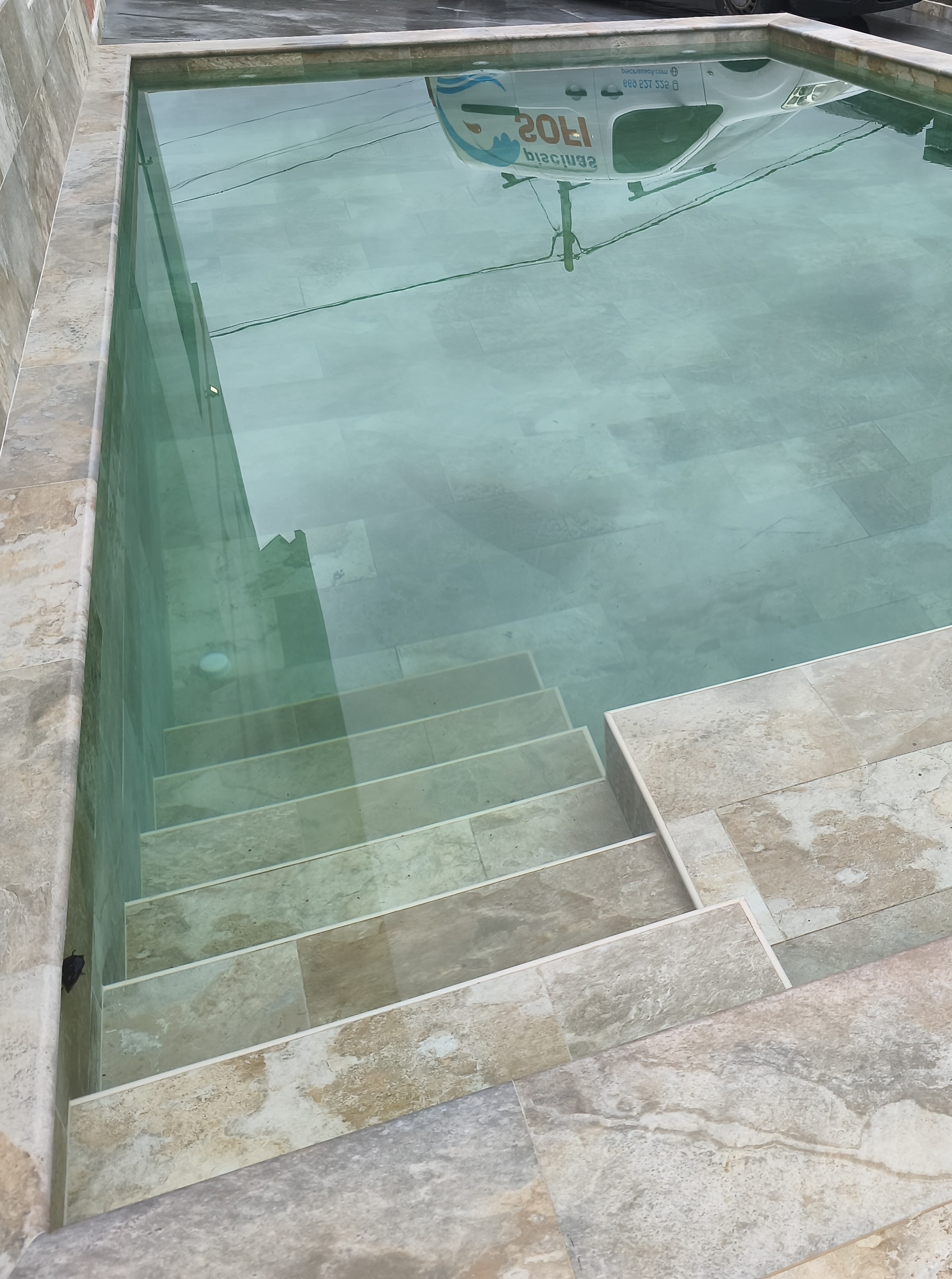 Piscina en Chapela