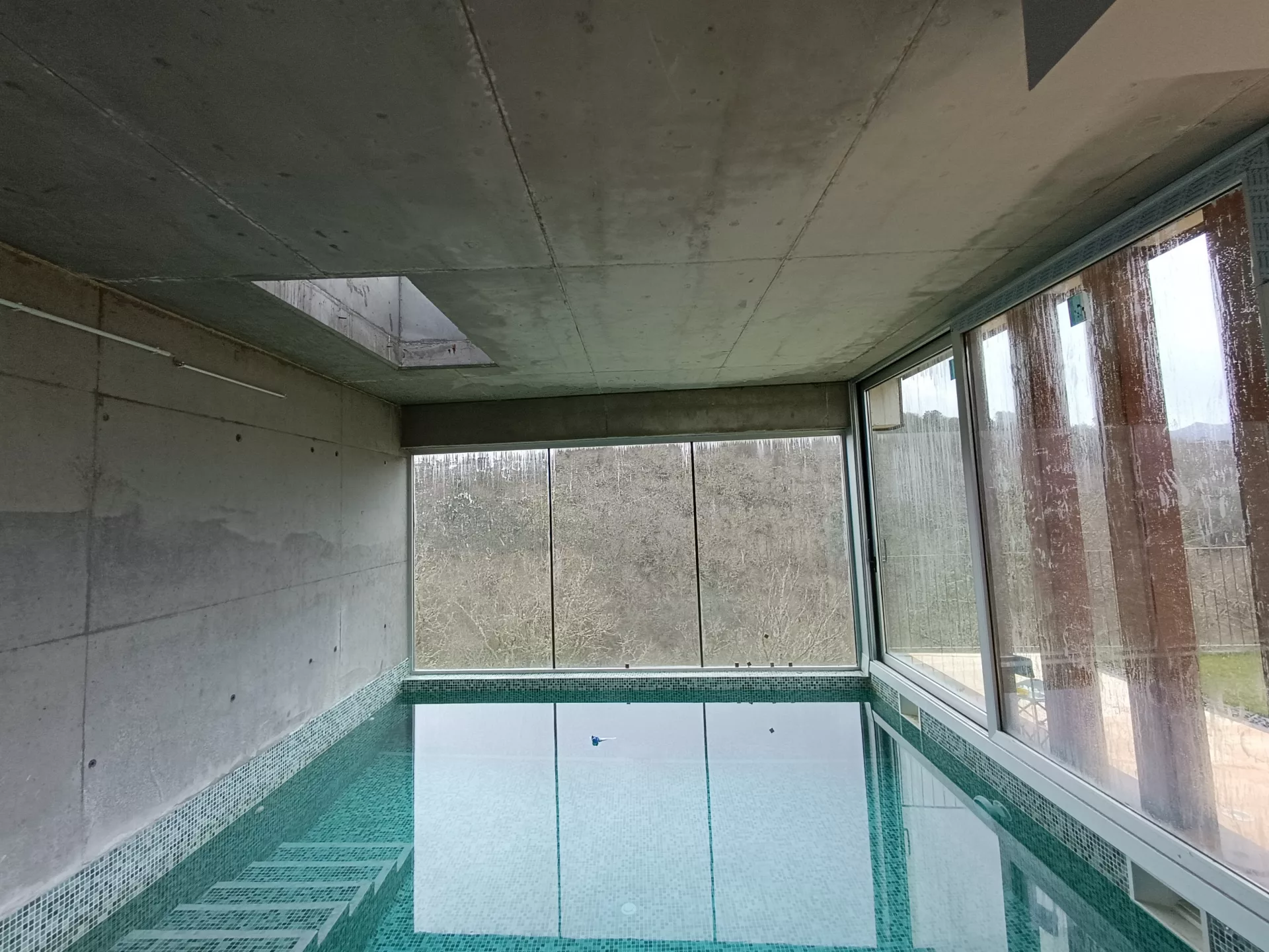 Piscina cubierta en A Lama